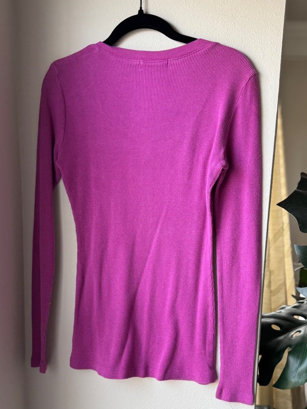 Rebecca Beeson Raspberry V-Neck Ribbed Long Sleeve Top - Picture 3 of 3